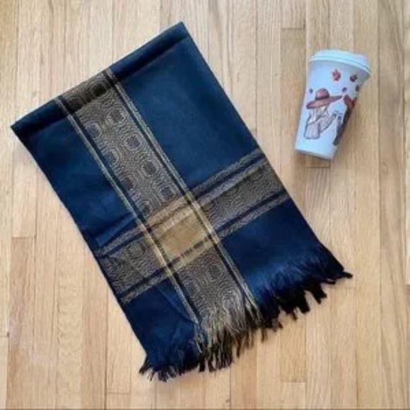 Handmade Guatemalan Lightweight Scarf Black & Gold Metallic Paisley Wrap Shawl - Picture 3 of 5